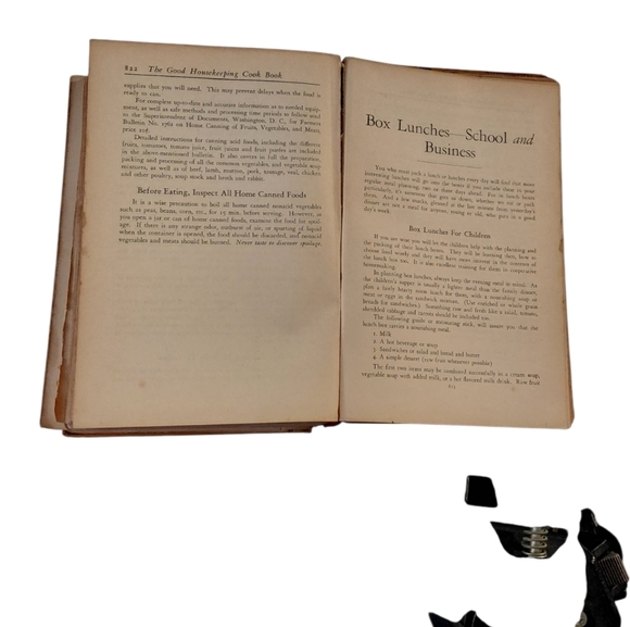 The Good Housekeeping Vintage Cookbook 1st Edition Farrar & Rineheart 1942 - Picture 9 of 9